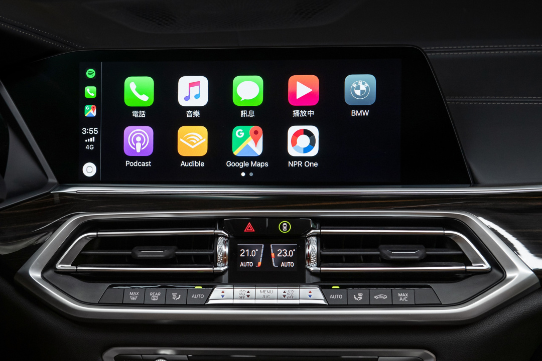 SMALL_[新聞照片四] 正2019年式BMW全車系配備獨家首創無線 Apple CarPlay整合系統，讓車主行車生活更加便利